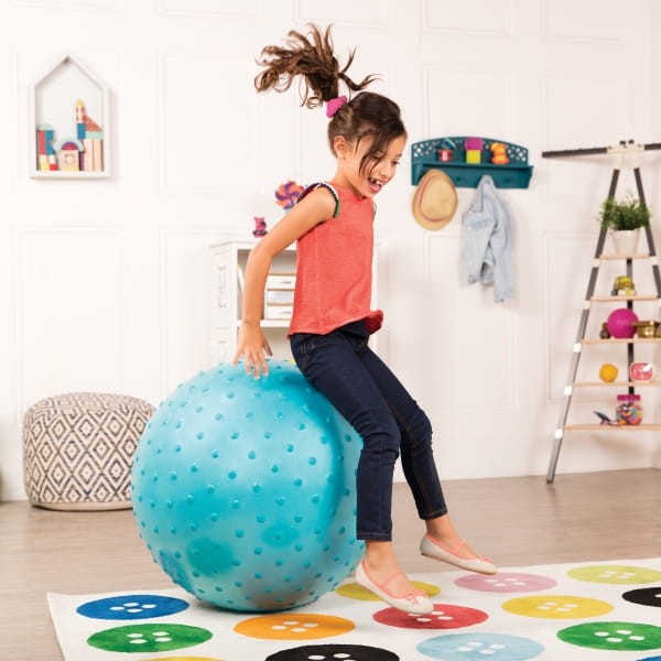 Pouncy Bouncy Ball – olbrzymia piłka z wypustkami / B.Toys