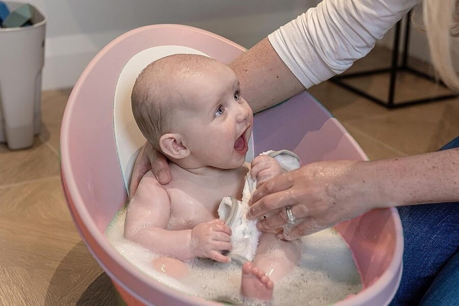 Wanienka z odpływem i piankowym oparciem - Blossom Pink / Shnuggle Baby