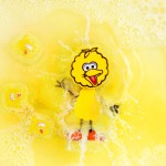 Postać do kąpieli Wielki Ptak - zestaw z dwiema kostkami sensorycznymi świecącymi w wodzie / Glo Pals