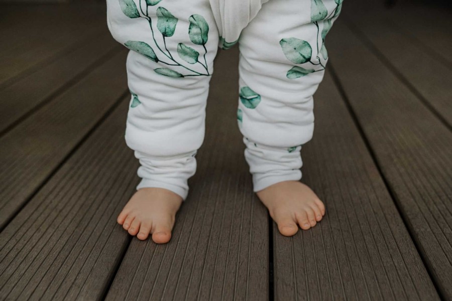 Dwustronny śpiworek z nóżkami - Vintage Animals Almond - Cream / Sleepee