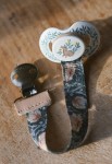 Drewniana zawieszka do smoczka - Pimpernel / Elodie Details